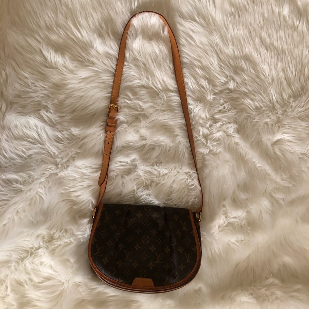 Louis Vuitton Menilmontant PM Monogram Strap Bag - Picture 3 of 16